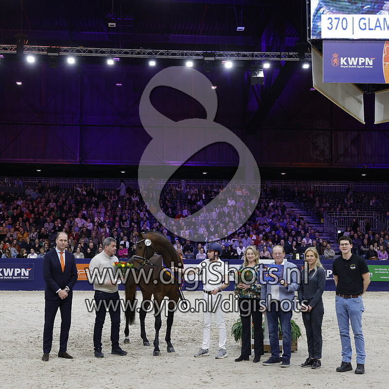 Power Dancing v. Glamourdale - 370