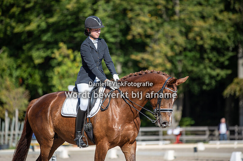 Maud de Jong - Enyah