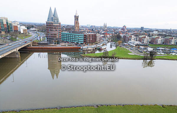 Roermond van bovenaf - Louis Raemaekersbrug