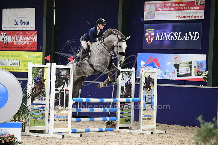 Jasper van der Vuurst de Vries - Empire