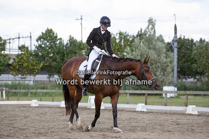 Deveney van der Kraan - Empire