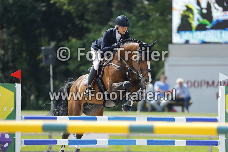 julia houtzager kayser