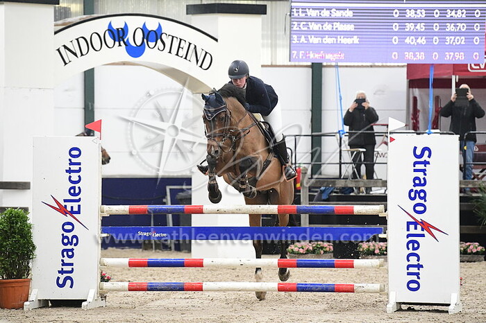 Larissa Laenen - Archer