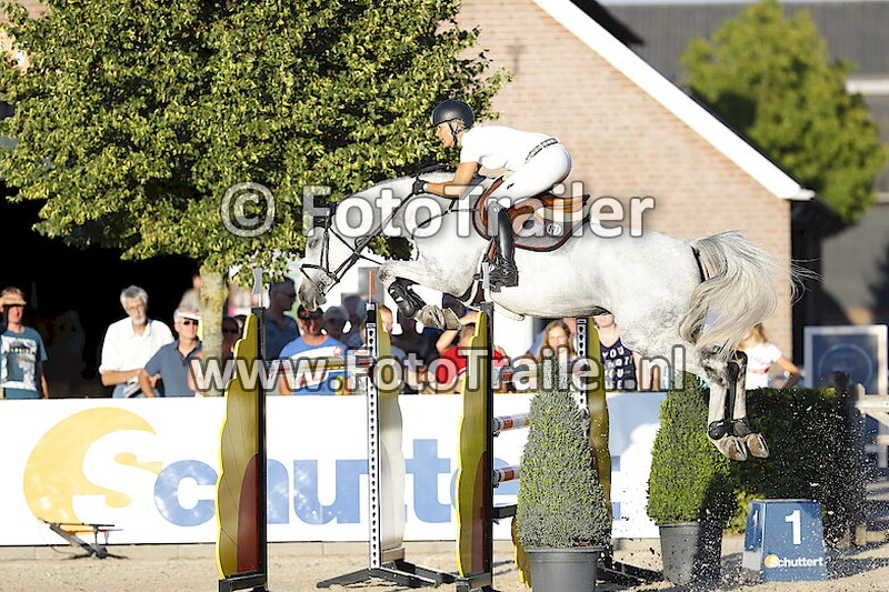 Julia Houtzager Kayser