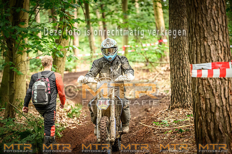 -- ONLINE -- OTR Ruurlo - bos - Spatborden blauw en wit