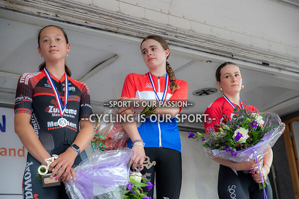 04 Nieuweling meisjes