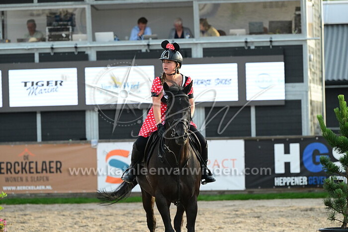 Summer van der Mark - Hocus Pocus