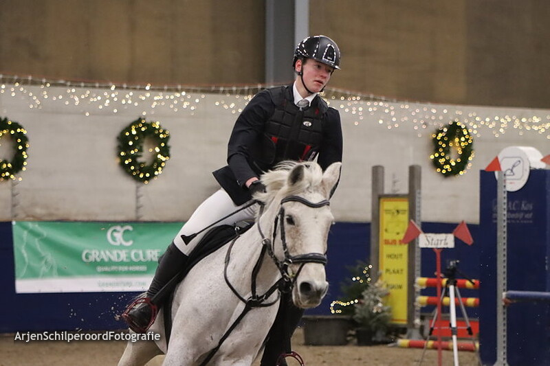 Indoor Beukers 26-12-2022 Pony's Rijstijl 80cm