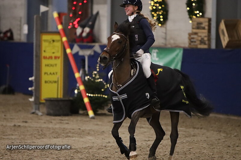 Indoor Beukers 26-12-2022 Pony's Klassiek 90cm