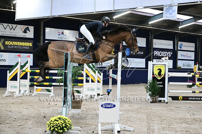 Femke Braat - Uniquestone de Ca Z