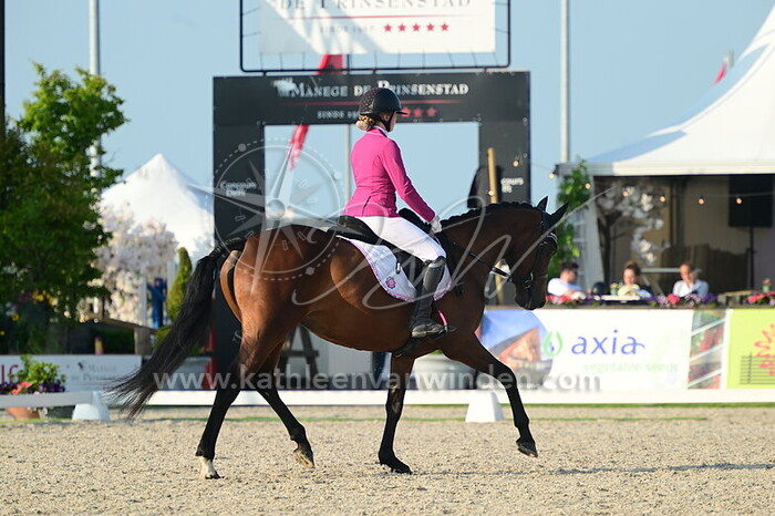 Kelly Ouwehand - Phoebe Sina