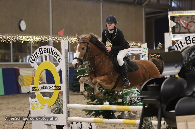 Indoor Beukers 26-12-2022 Pony's 2-Fasen 70cm