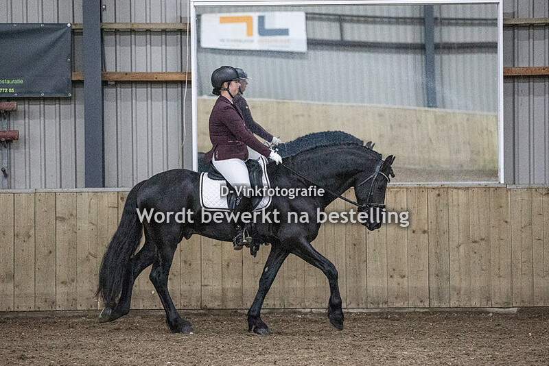 4. O'Malley fan Laurena