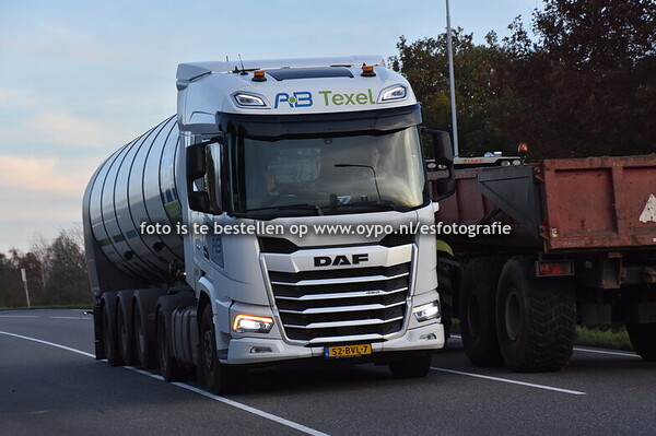 6-11-2025 Truckspotting Drachten A7  Fietsbrug