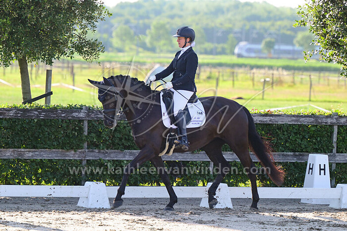 Elisa Pel - Mairless