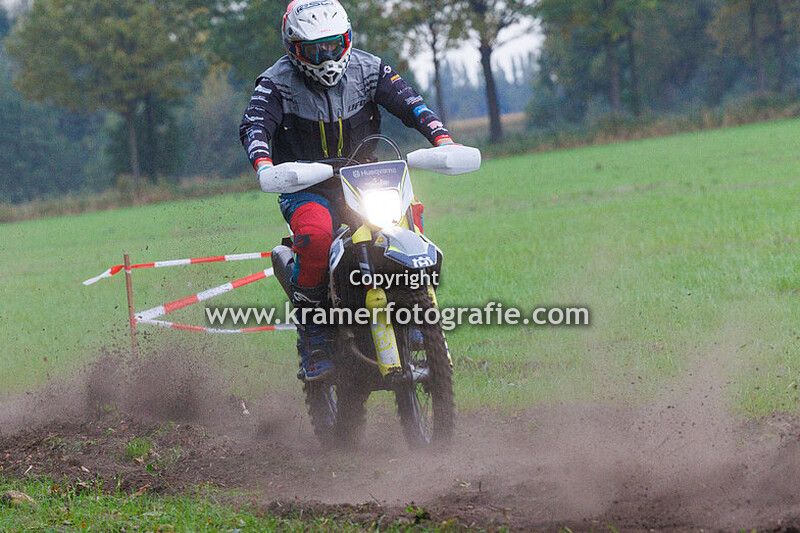 Off Road Veghel 2025 .... Wit en blauwe Spatborden
