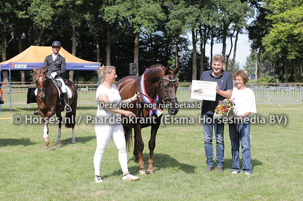 Paard van het jaar Urana Mirna
