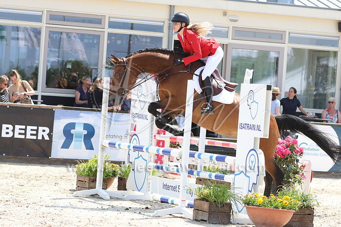 Kiki Carpay - Narisa Sans Souci