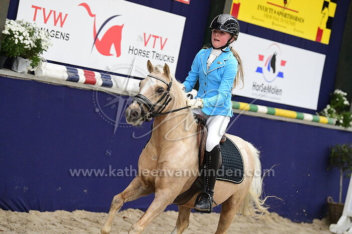 Veronique Philippus - Gabbana