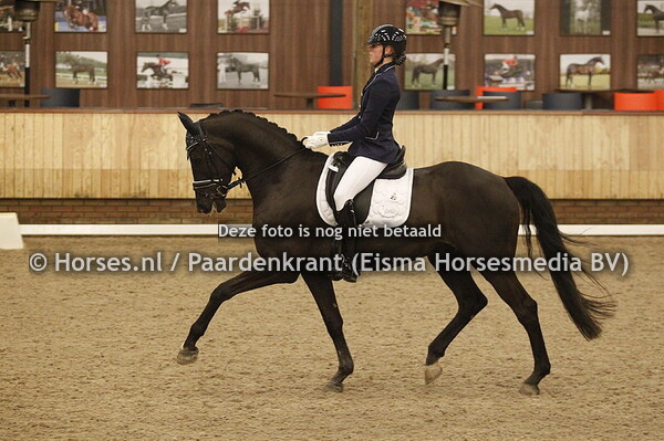 Myrthe Nieman (Fayro Armani v Amani)