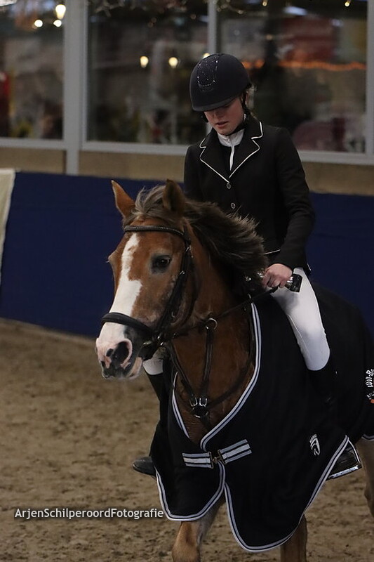 Indoor Beukers 26-12-2022 Pony's 2-Fasen Prijsuitreiking 50-70cm