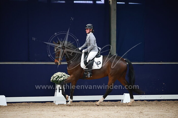 Iris Bruijs - Winter's Zidane