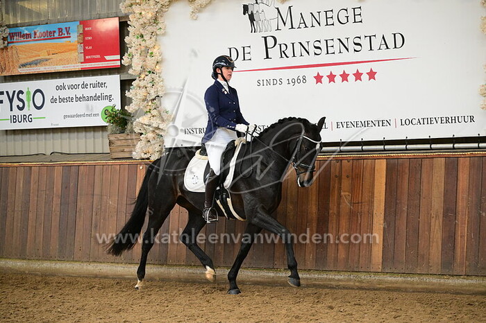 Saskia Lacroix - Surprise