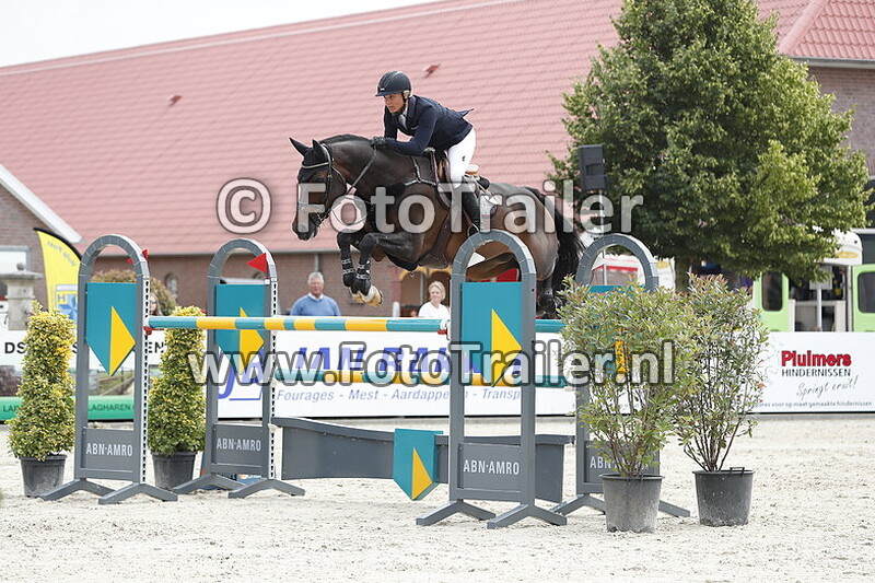 julia houtzager kayser